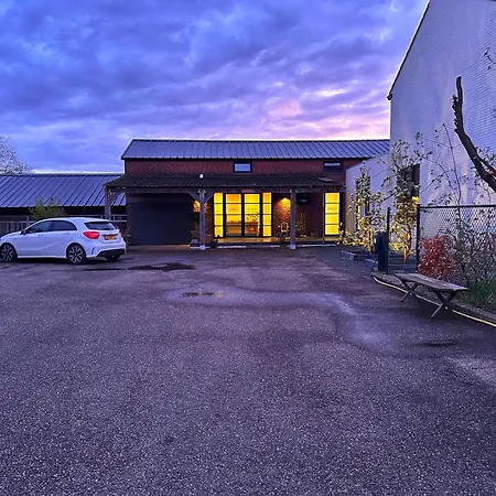 Bed & Breakfast Luxe Ruime Studio's 38 Velden